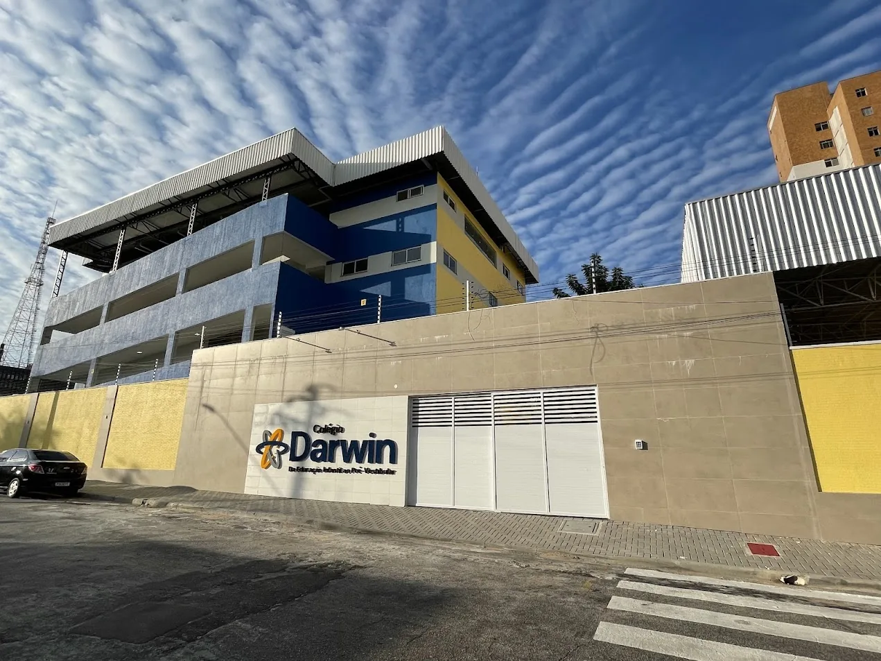 Fachada da Sede Dionísio Torres do Colégio Darwin